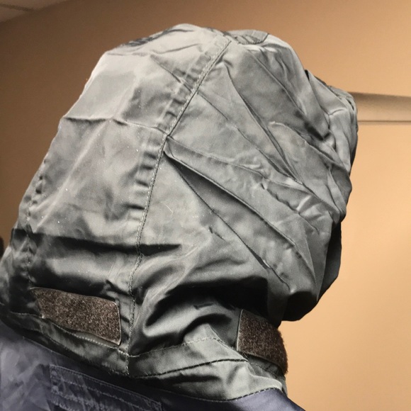 Brand new men’s hooded nautica rain coat - Picture 6 of 6